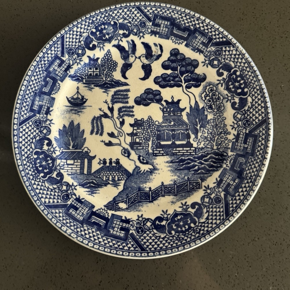 Vintage Blue Willow Transfer Ware Japan 9" Salad Dinner Plate Dish